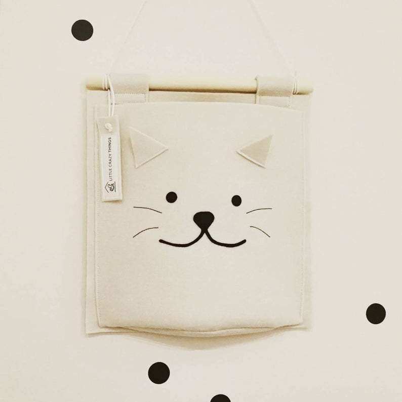 Hanging Pocket Organizer- Nursery Wall Organizer www.wallandroom.com